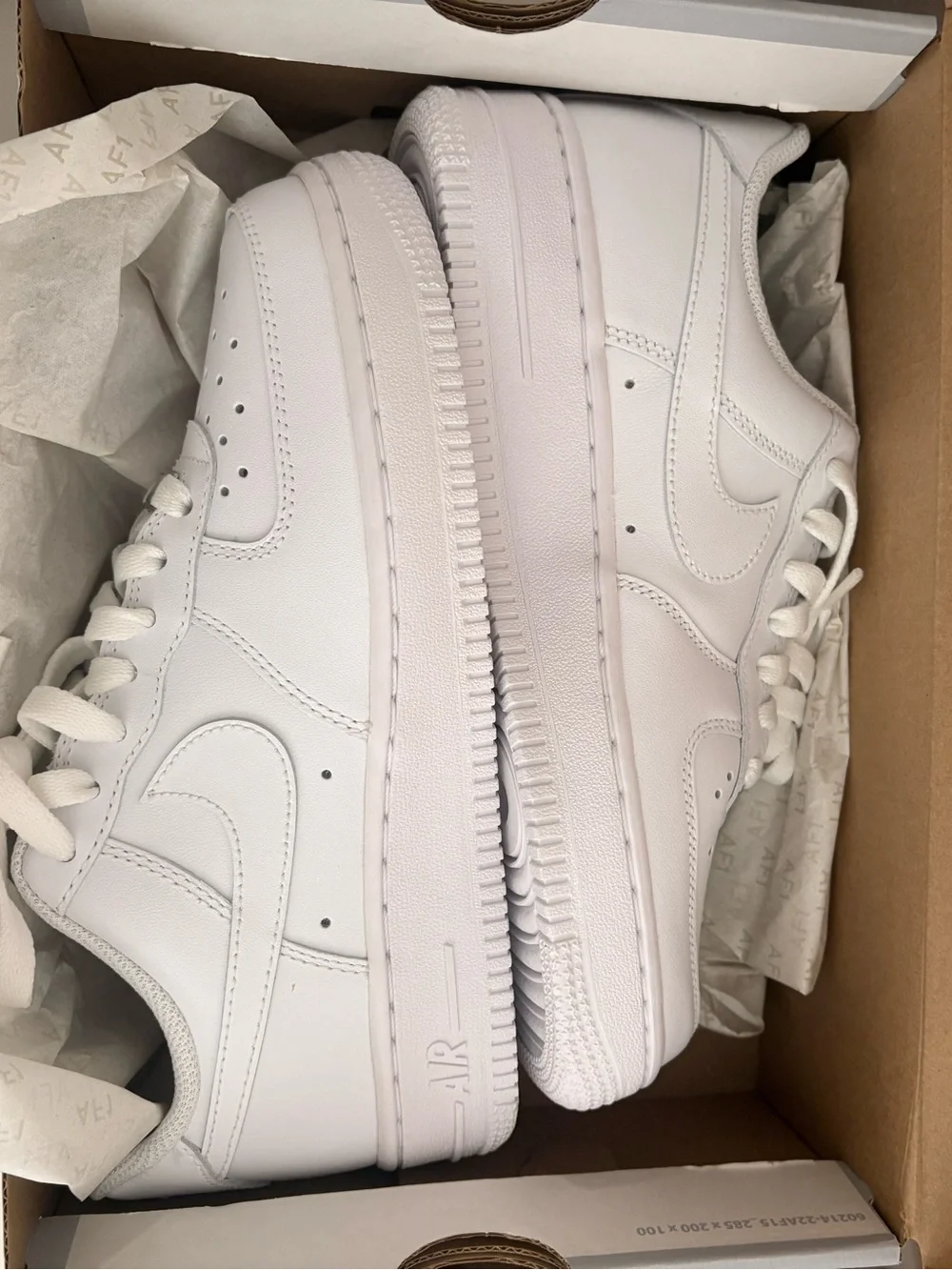Nike White Leather Sneakers - Low Top